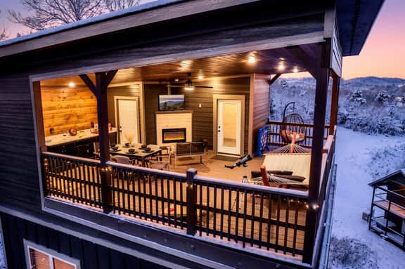 Open Skydeck with Spectacular View and Hot Tub